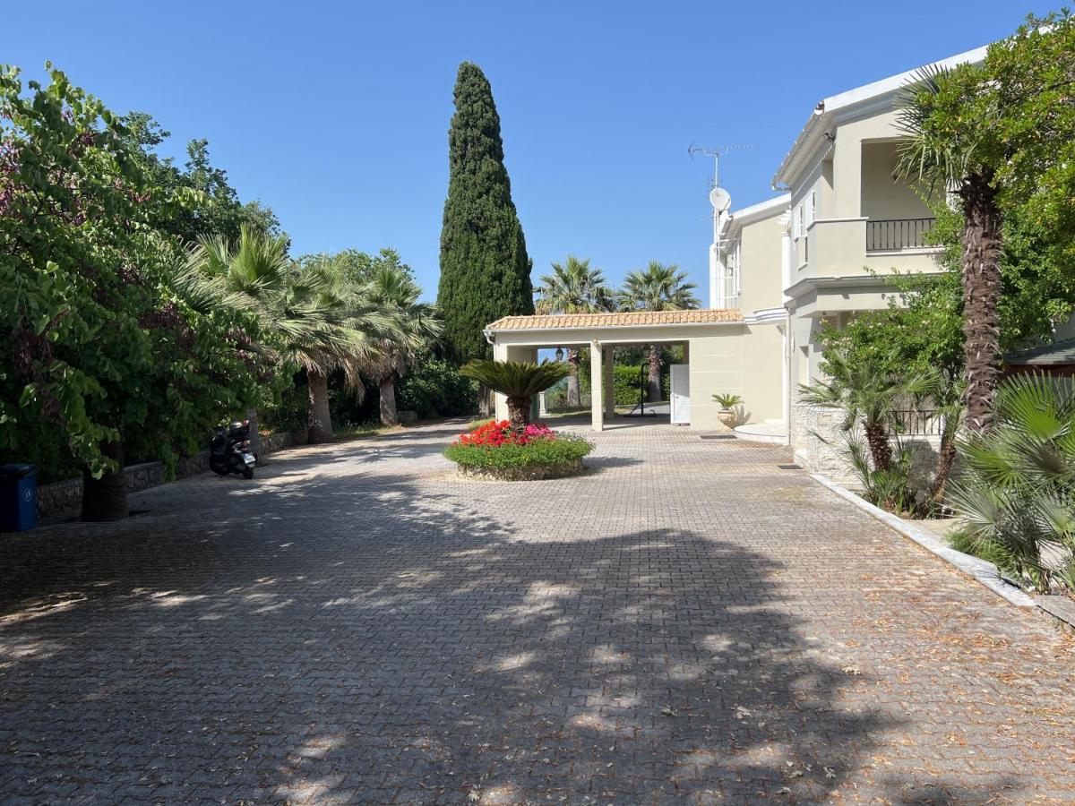 Villa Grosse Sea And Mountains View Gastouri  Екстер'єр фото