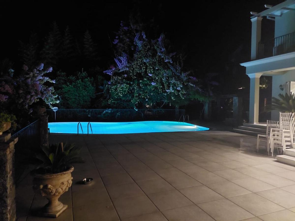 Villa Grosse Sea And Mountains View Gastouri  Екстер'єр фото