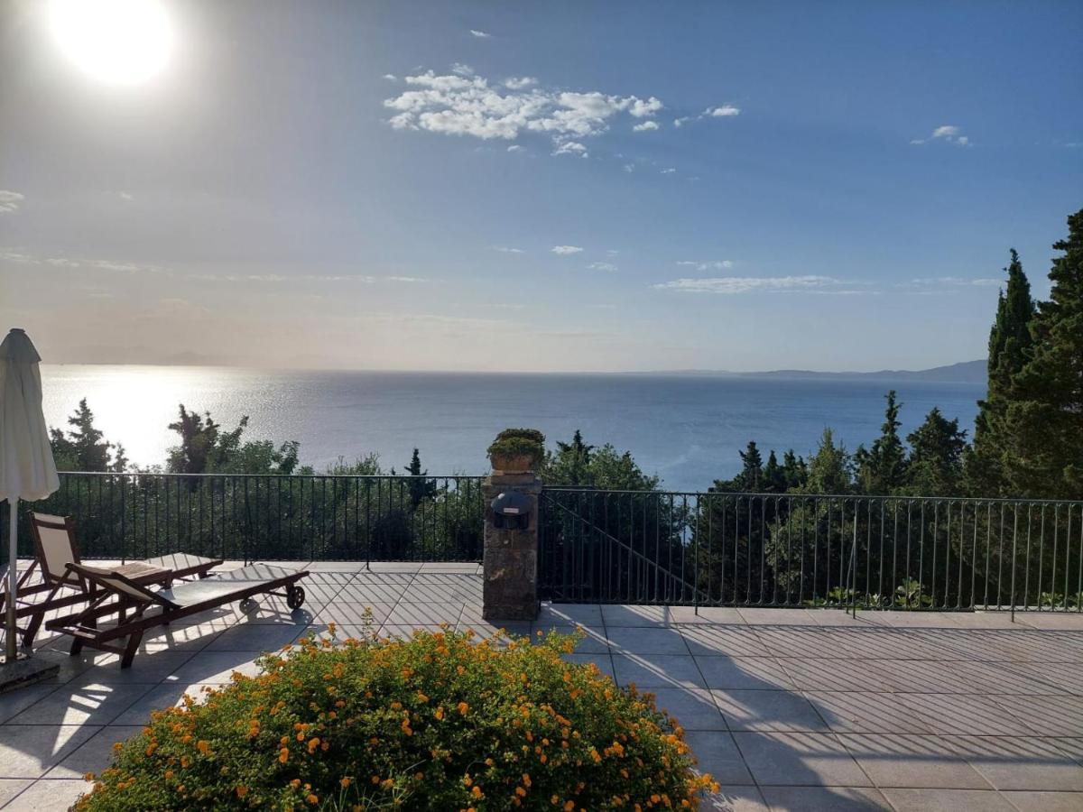 Villa Grosse Sea And Mountains View Gastouri  Екстер'єр фото